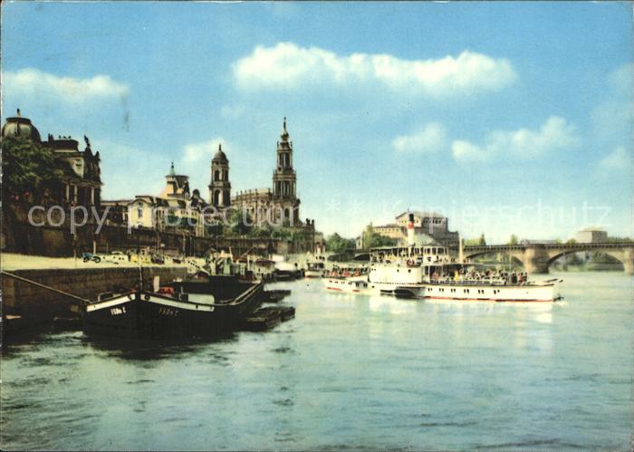 DRESDEN Elbe Bruehlsche Terrasse Elbe Schiff