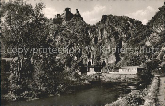 Altenahr Ahrpartie mit Burg Aare