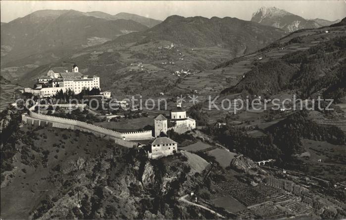 Klausen Eisacktal Suedtirol Fliegeraufnahme Kloster Saeben