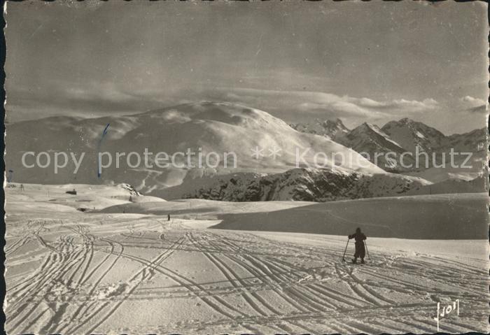 L Alpe d Huez Isere Les champs de neige vers le signal de l