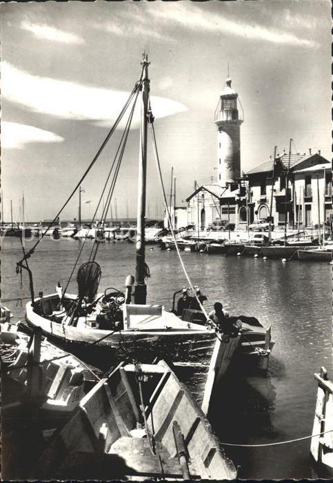 Le Grau-du-Roi Gard Port de peche sur le Vidourle Bateau Phare