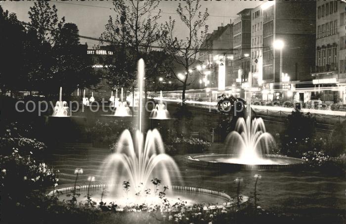 Koeln Rhein Kaiser Wilhelm Ring Wasserspiele Nachtaufnahme