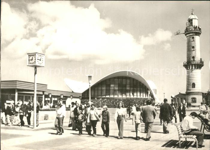 Warnemuende Ostseebad Konsumgaststaette Teepott Leuchtturm Strandpromenade