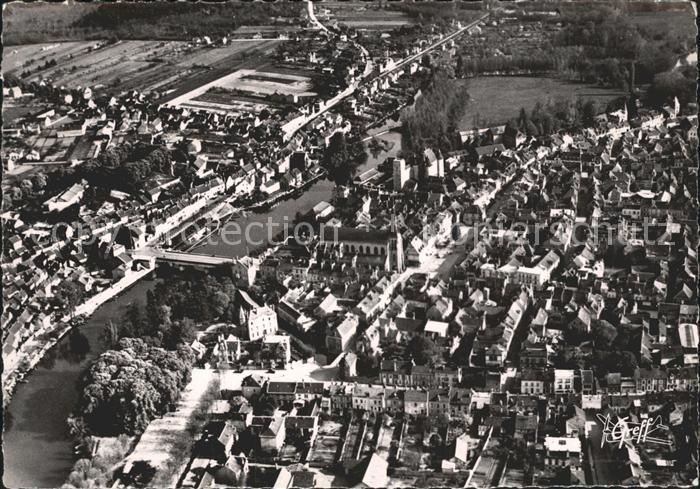 Nemours Seine-et-Marne Fliegeraufnahme mit Kirche und Schloss