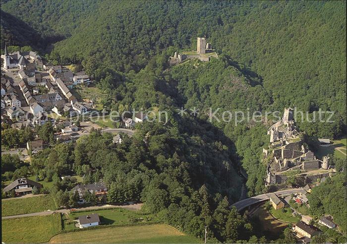 Manderscheid Eifel mit Ober und Niederburg Fliegeraufnahme