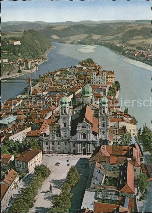 PAssAU Bayern Blick auf Dom und Altstadt Fliegeraufnahme