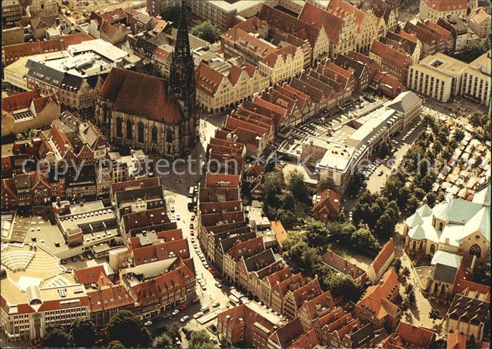 Muenster Westfalen Stadtzentrum mit St Lambertikirche und Prinzipalmarkt Flieger