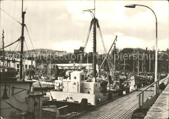 Sassnitz Ostseebad Ruegen An der Mole