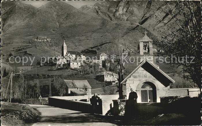 Salette-Fallavaux La Friedhof mit Kirche