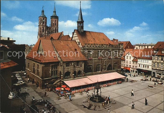 Goettingen Niedersachsen Gaenselieselbrunnen Rathaus Johanniskirche