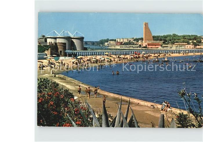 Brindisi Strand und das Denkmal der Matrosen