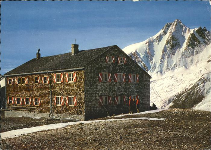 Heiligenblut Kaernten Oberwalderhuette mit Grossglockner Hohe Tauern