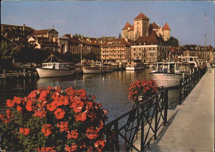 Annecy Haute-Savoie Lac d_Annecy Port et Chateau Bateau