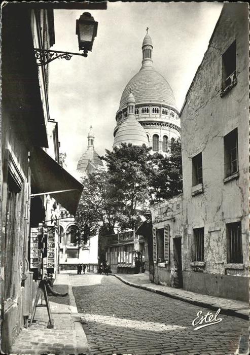 Paris Rue du Chevalier_de_la_Barre et le Sacr