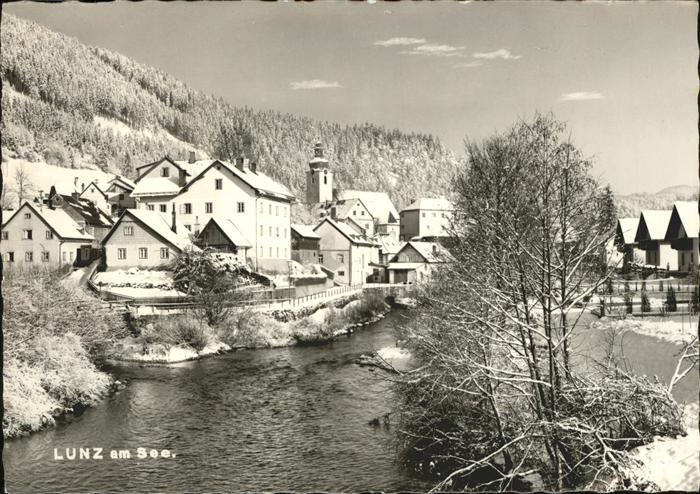 Lunz See Niederoesterreich Winterimpressionen am Ufer