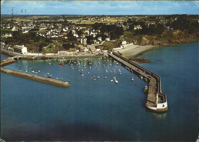 Binic Cotes d Armor Le Port bateau vue aerienne