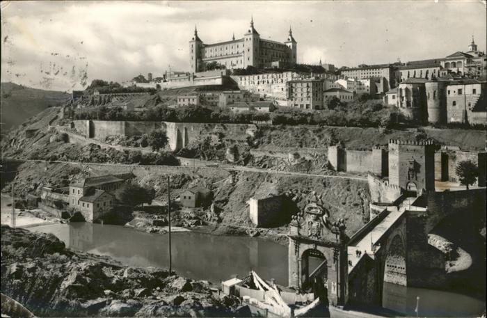 Toledo Castilla-La Mancha Vista parcial y puente de Alcantara castillo