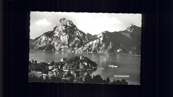 Traunkirchen Blick ueber den Traunsee