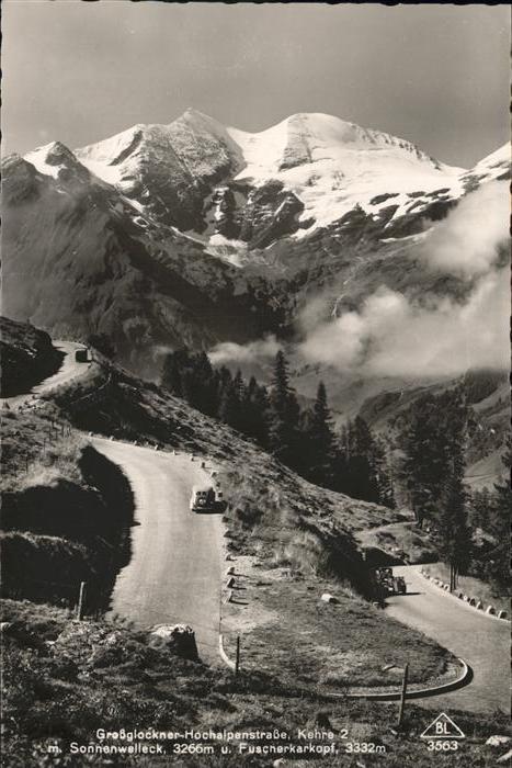 Heiligenblut Kaernten Grossglockner Hochalpenstrasse mit Sonnenwelleck und Fusch