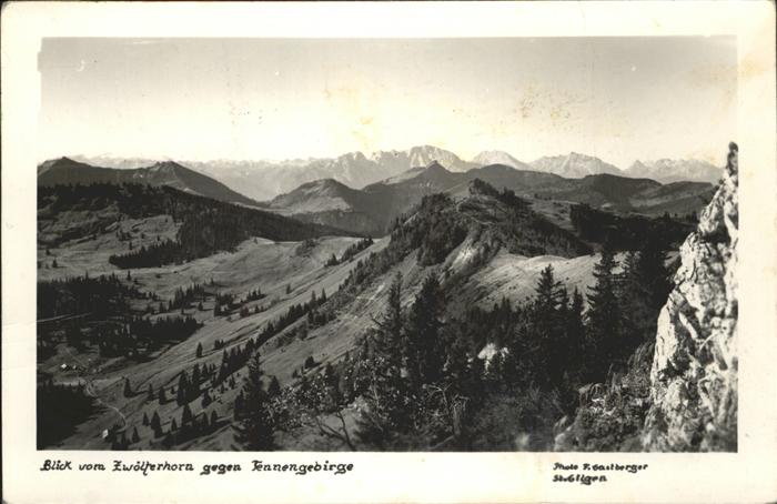 St Gilgen Salzkammergut Blick vom Zwoelferhorn gegen Tennengebirge