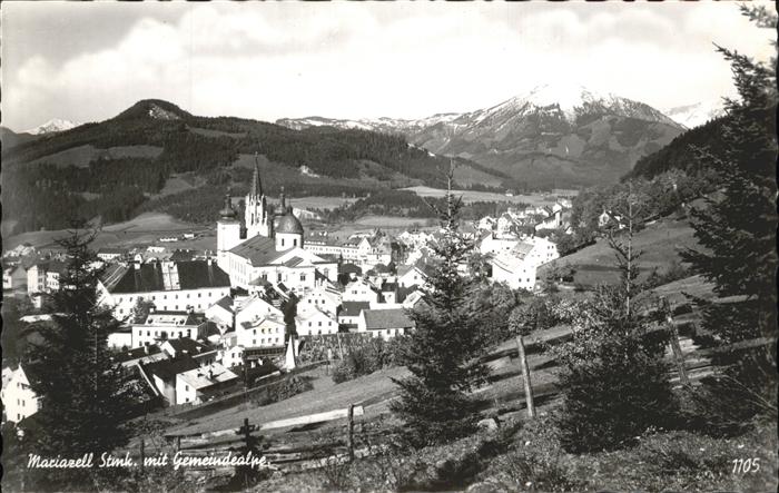 Mariazell Steiermark Panorama Blick ueber das Dorf Gemeindealpe