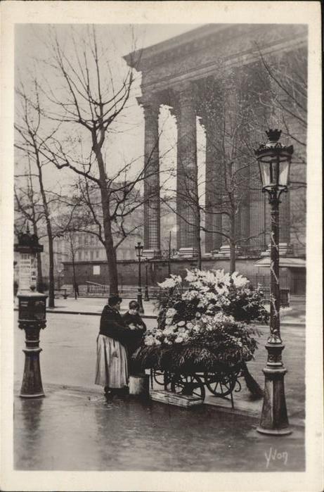 Paris La Bouquetiere de l'Eglise Sainte-Marie