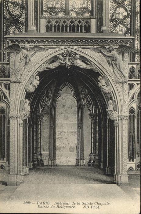 Paris Interieur de la Sainte Chapelle Entree