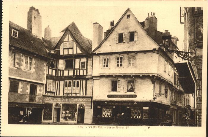 Vannes 56 Place Henri IV