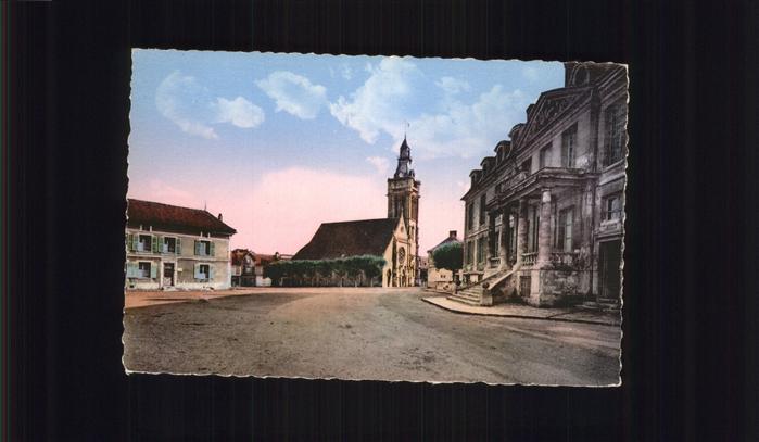 Viarmes Place de la Mairie l'Eglise