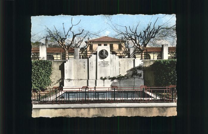 Sainte-Tulle Monument Max Trouche