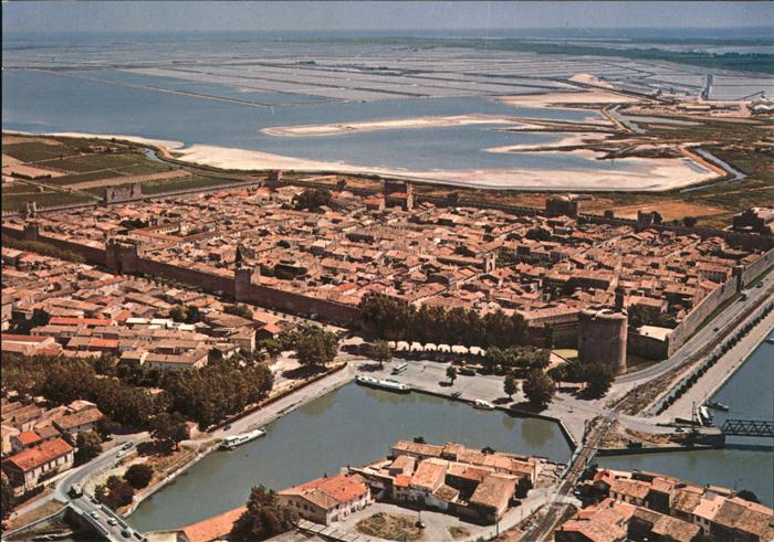 Aigues-Mortes Gard la Ville du Roy Saint-Louis les Marais