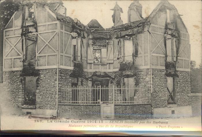 Senlis Oise maisons prtrolee rue de la Republique