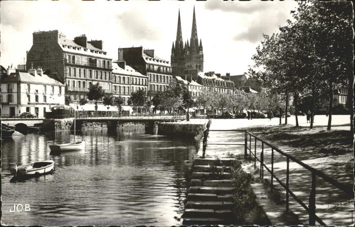 Quimper Vers la Place de la Liberation eglise
