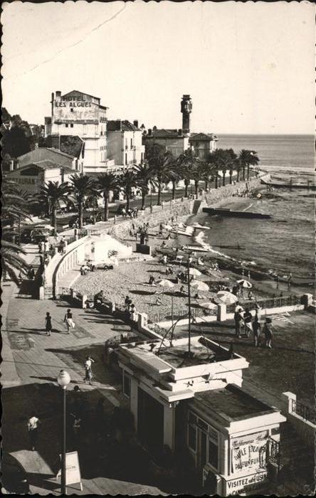 Saint-Raphael Var Promenade plage Hotel les Algues