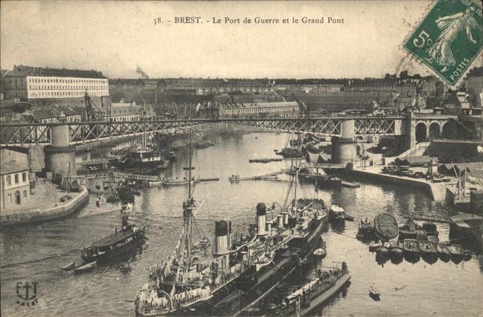 Brest 29 Le Port de Guerre et le Grand Pont bate