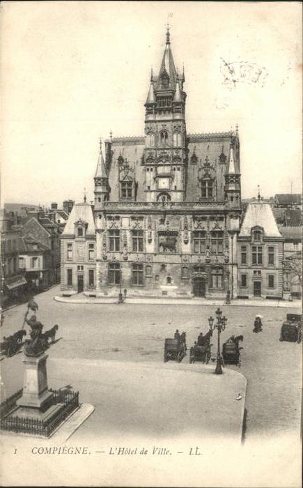 Compiegne Oise Hotel de Ville monument sculpture