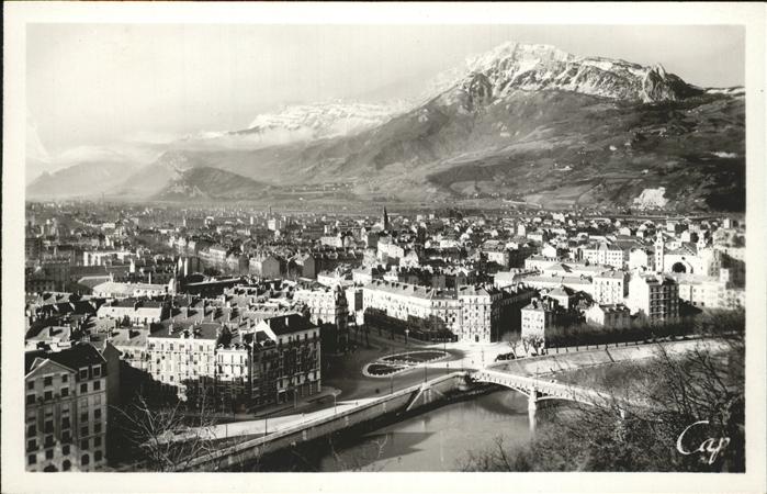 Grenoble Vue generale et le Moucherotte pont