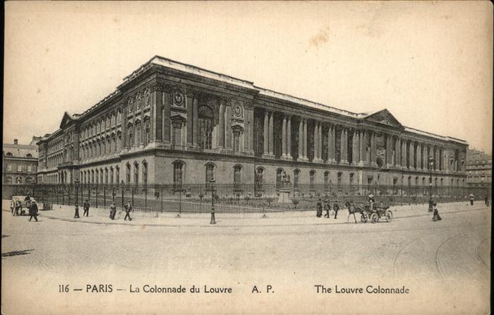 Paris Colonnade du Louvre