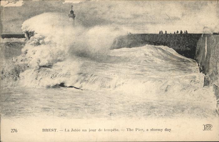 Brest 29 Jetee jour de tempete Brandung Leuchttu