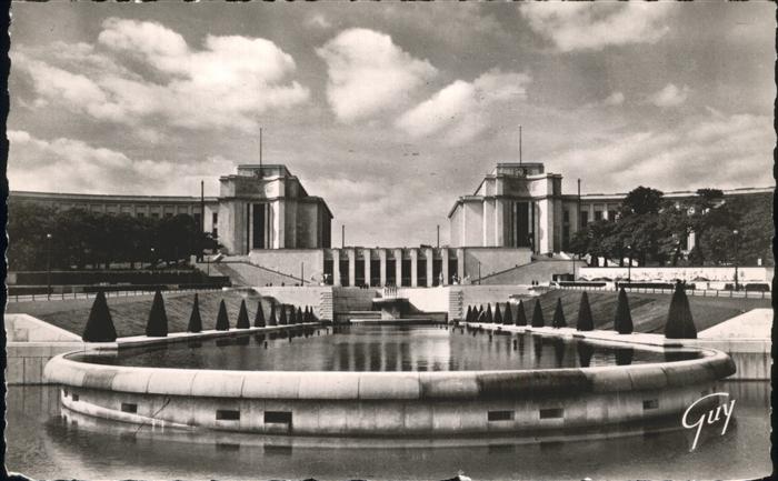 Paris Palais de Chaillot vue des jardins
