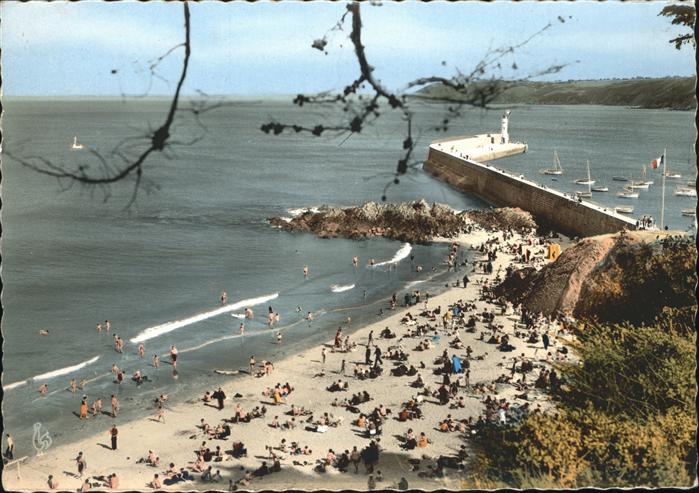 Binic Cotes d Armor Plage de l'Avant Port Jetee