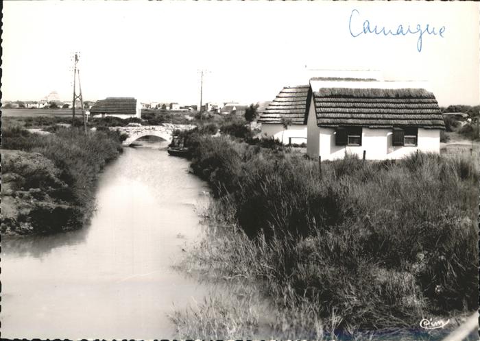 Saintes-Maries-de-la-Mer Le Canal et les Cabanes