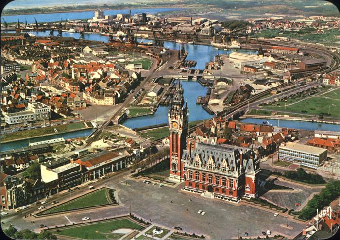 Calais Hotel de Ville et le Port vue aerienne