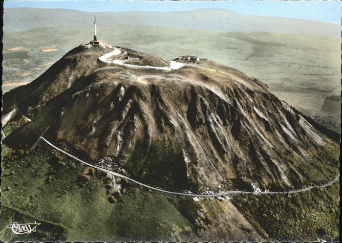 Clermont Ferrand Puy de Dome Le Puy de Dome autoroute vue aerienne