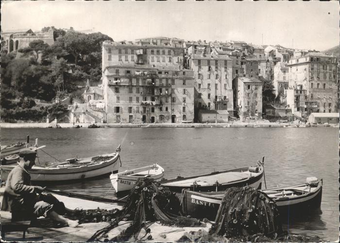Bastia Le vieux port bateau pecheurs