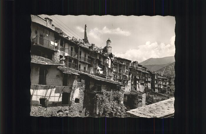 Tende Alpes Maritimes La vieille ville ruines du Chateau des