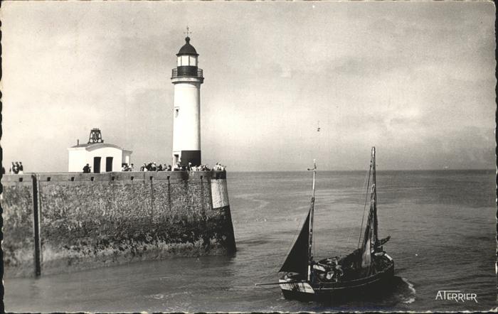 Le Treport Le Phare et une Barque Leuchtturm