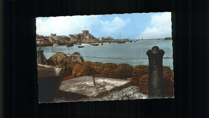 Barfleur Manche Les Quais et l'entree du Port