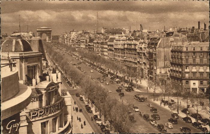 Paris Avenue des Champs Elysees