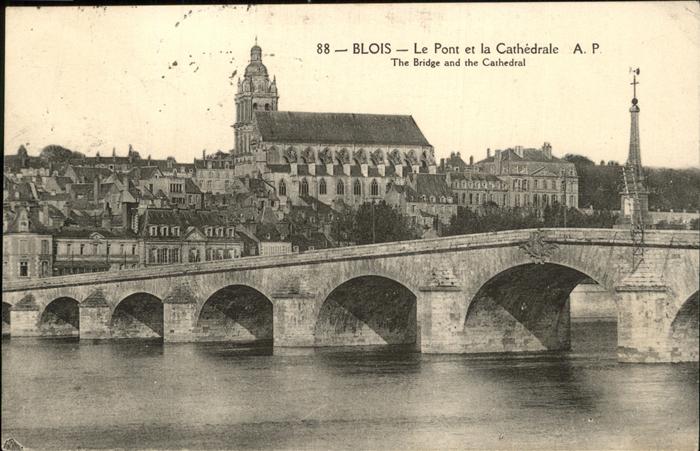 Blois 41 Le Pont et la Cathedrale